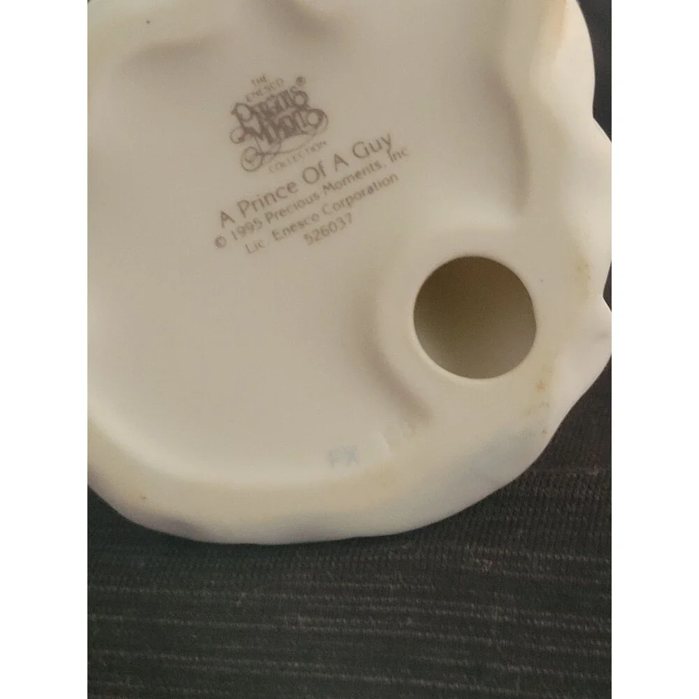 1995 Precious Moments "A Prince of a Guy" Figurine #526037 - Picture 2 of 9